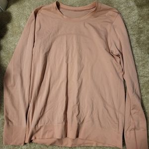 Lululemon relaxed swiftly